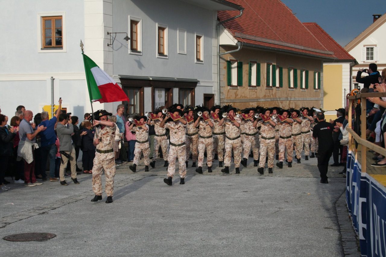 La Fanfara Bersaglieri Lecco per la prima volta in Francia