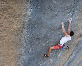 Storica impresa di Carnati dei Ragni di Lecco su una delle vie simbolo dell’arrampicata