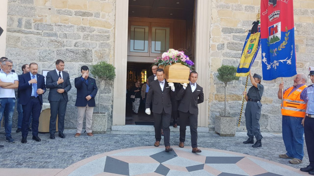 Claudia Ferrario tanti militanti leghisti al suo funerale FOTO