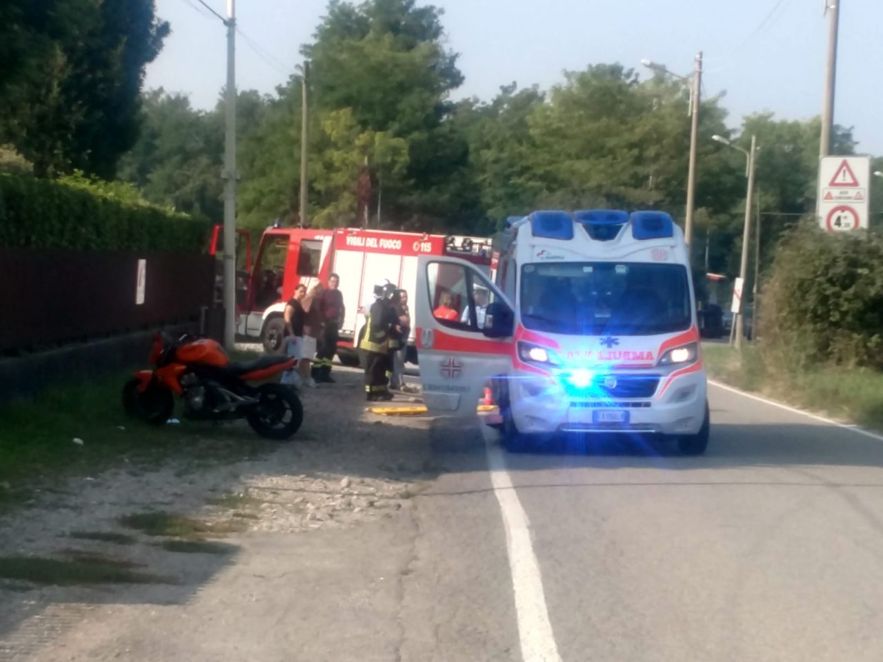 Incidente in moto, ferito il centauro FOTO e VIDEO