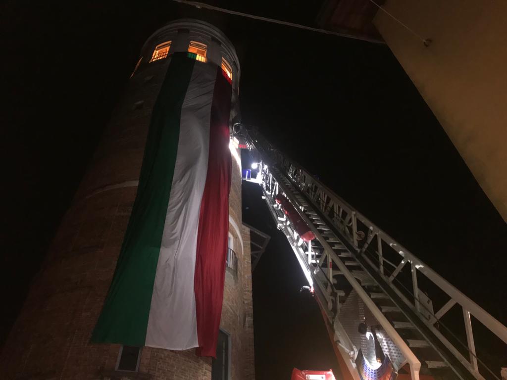 Merate si è svegliata con il tricolore