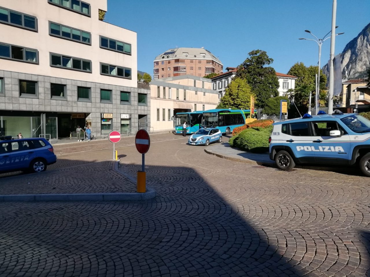 Controlli della Polizia in stazione a Lecco
