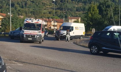 Ciclista investito alla rotonda sulla Provinciale FOTO e VIDEO