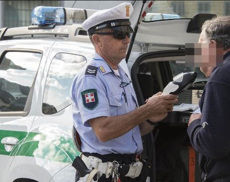Alcool al volante, il prefetto salva il parroco e restituisce la patente
