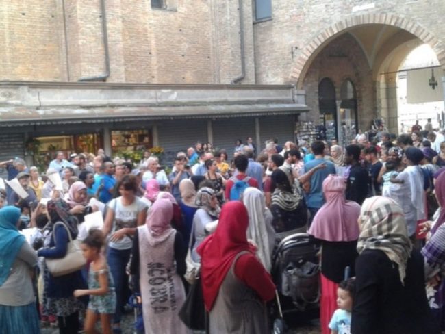 Mense e scuolabus: l’autocertificazione non vale, extracomunitari esclusi