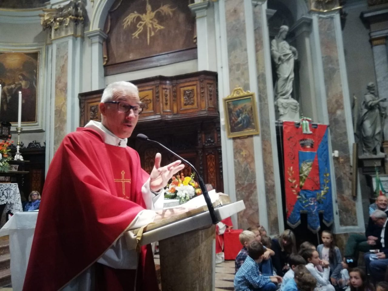 Don Angelo scrive ai fedeli: “Serve prudenza per riaprire le chiese”