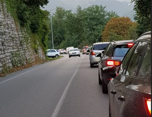 Ponte di Paderno, oggi nuovo vertice tra i sindaci. E stamattina ancora code