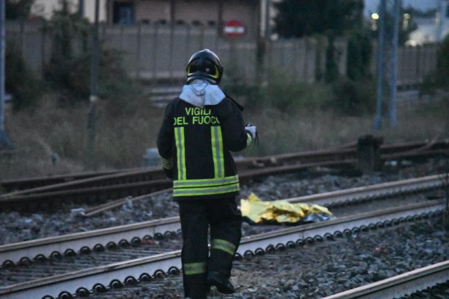 Travolta dal treno: la vittima è una 47enne brianzola