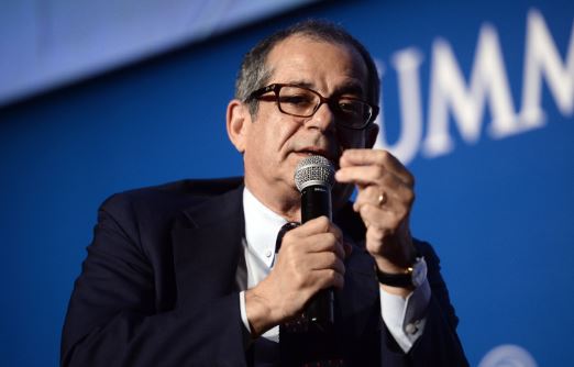 Tria, il Ministro “contestato” da Di Maio oggi a Varenna