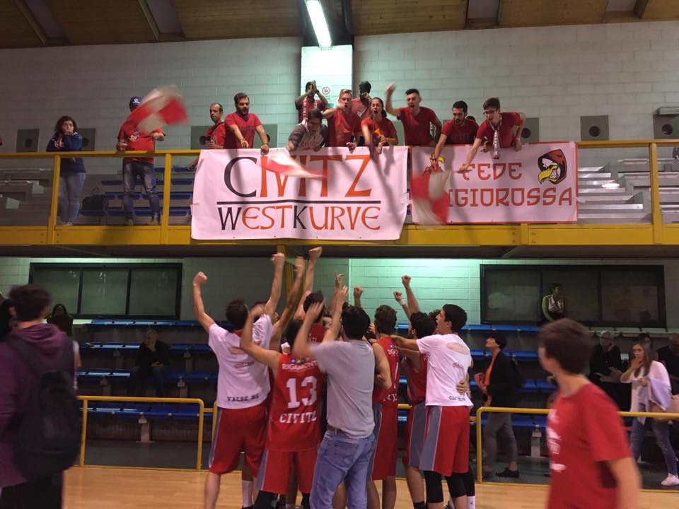 Sport violento: giocatore finisce in ospedale con lo sterno spezzato