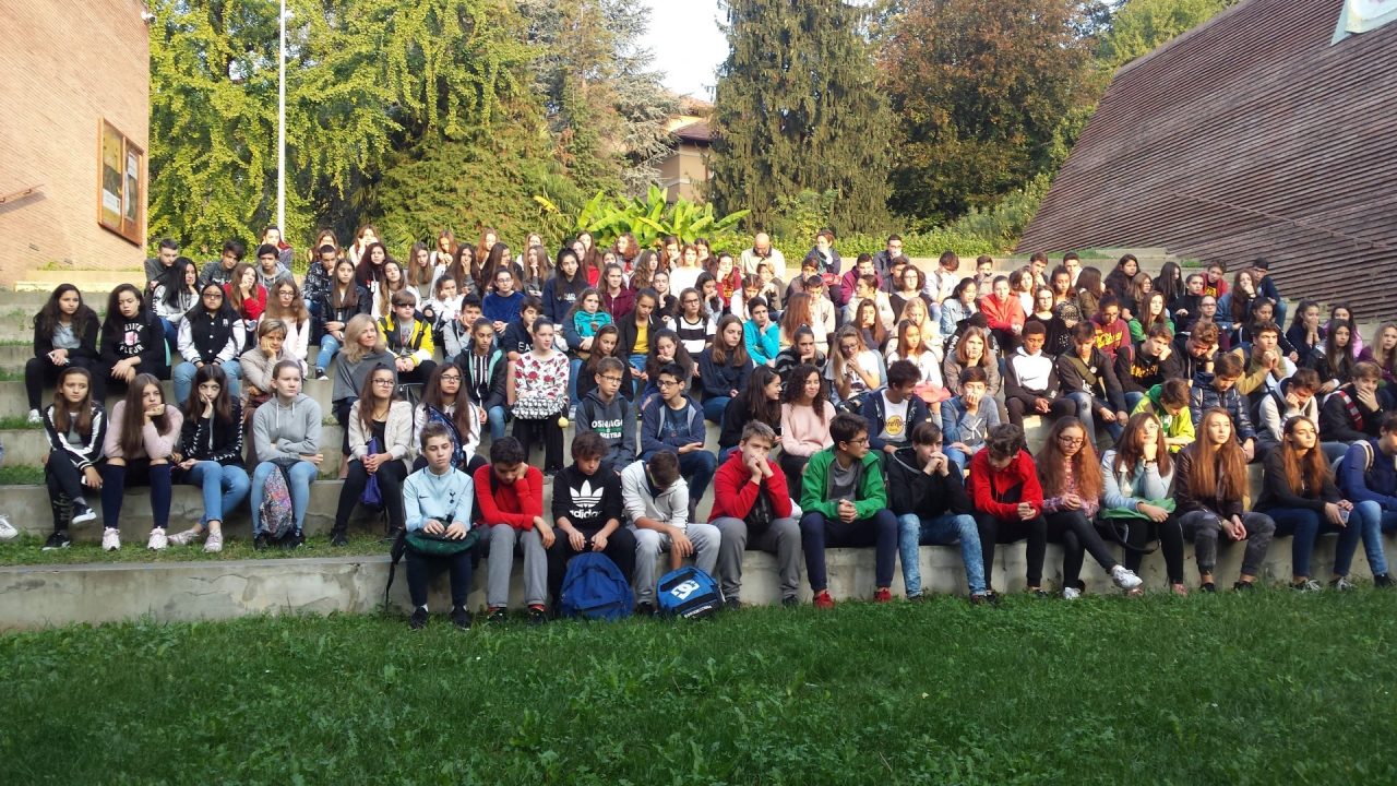 Mattinata per le vie del centro per gli studenti del Liceo Agnesi
