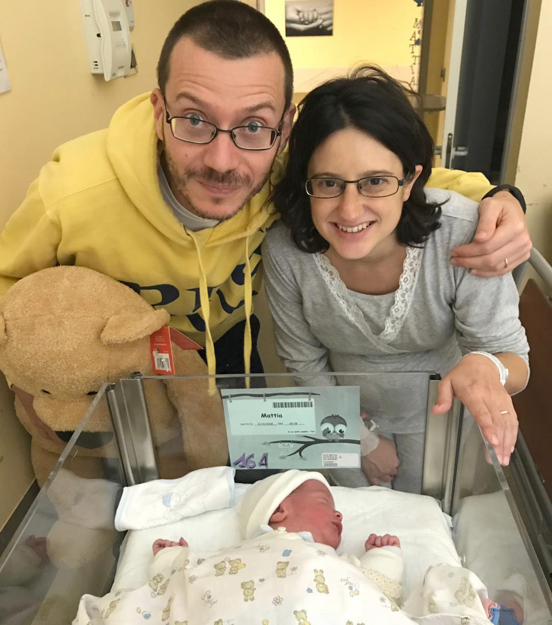 Luca Vilei è papà: ma Mattia cerca subito di rubare la scena