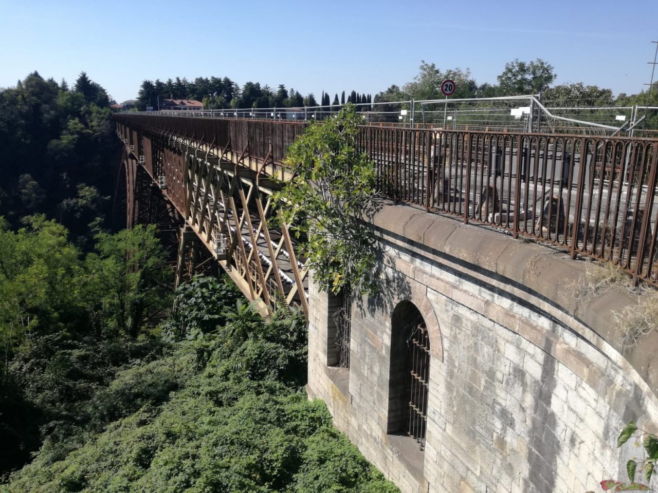Chiusura del Ponte di Paderno: parlano i commercianti