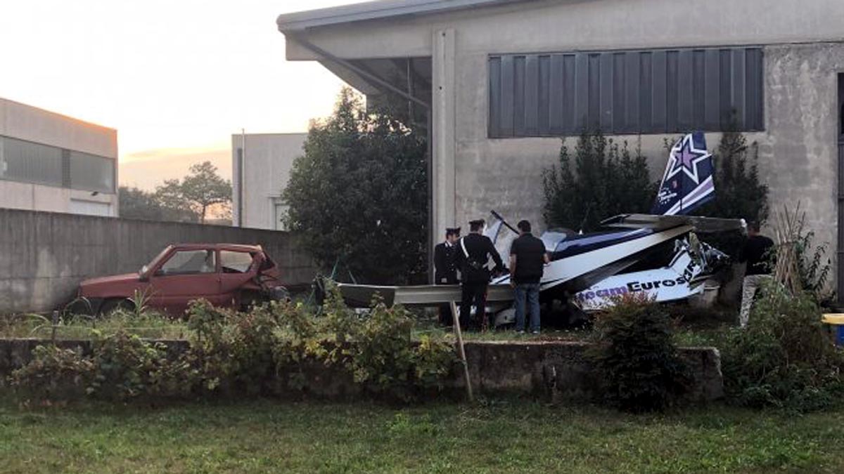 Ultraleggero caduto nel giardino di un’azienda nel Bresciano