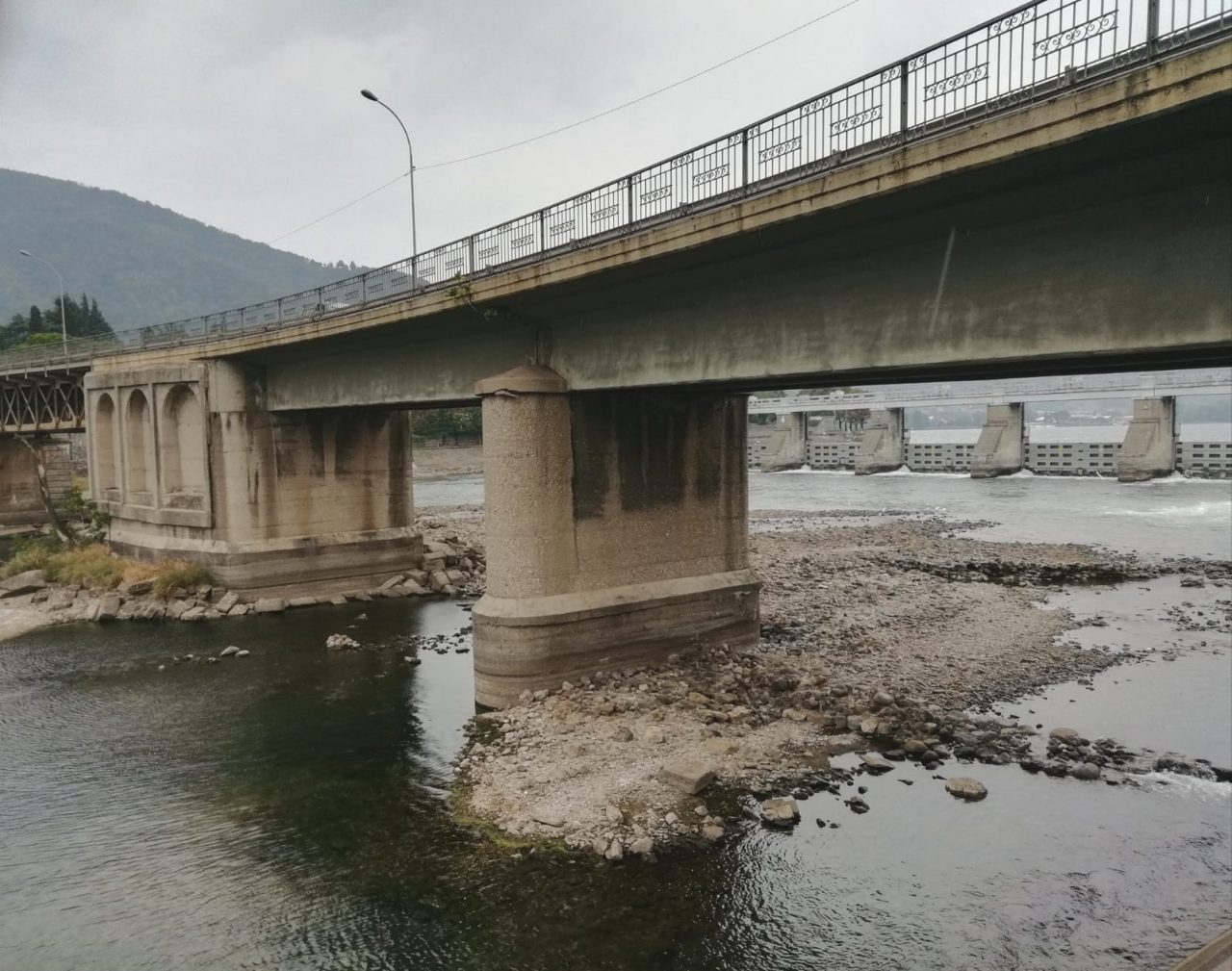 Adda in secca a Olginate, i pescatori: “Mai visto così basso”