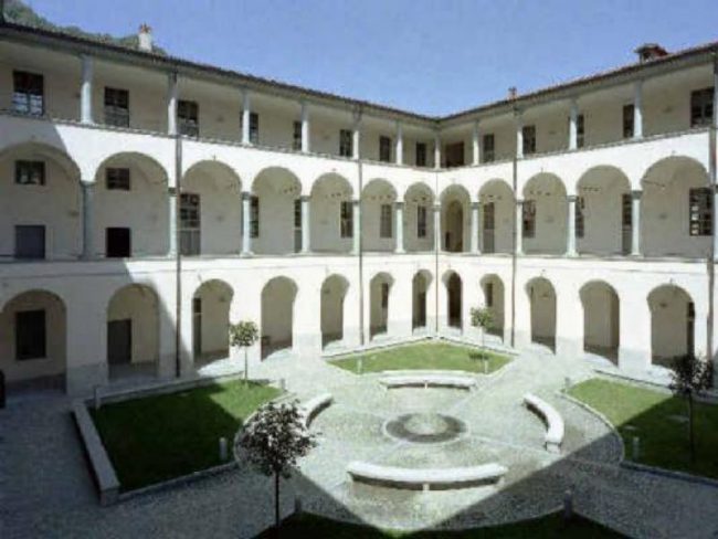Università dell’Insubria approva il doppio libretto per persone trans