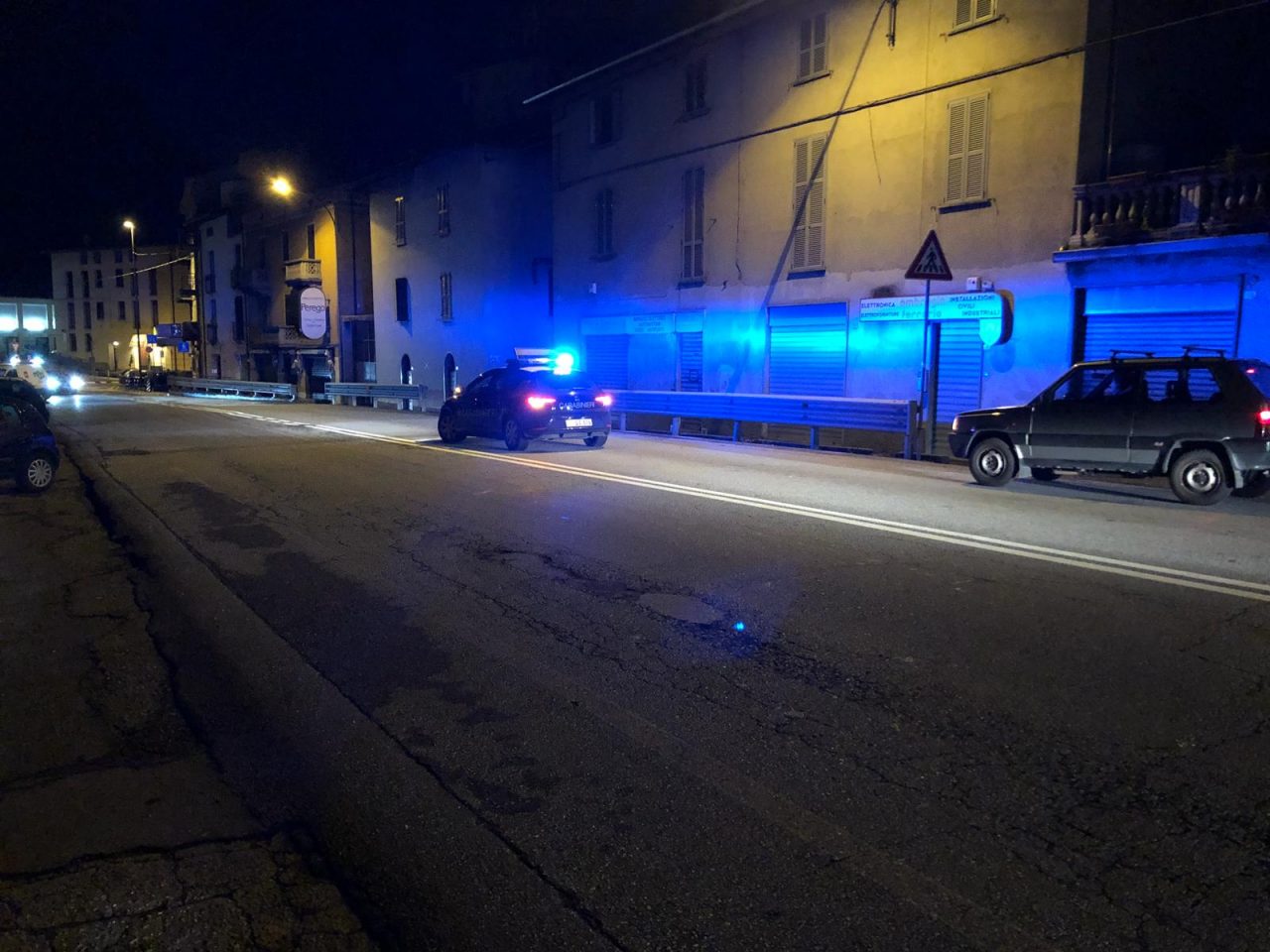 Frontale e strada chiusa al traffico a Calco FOTO