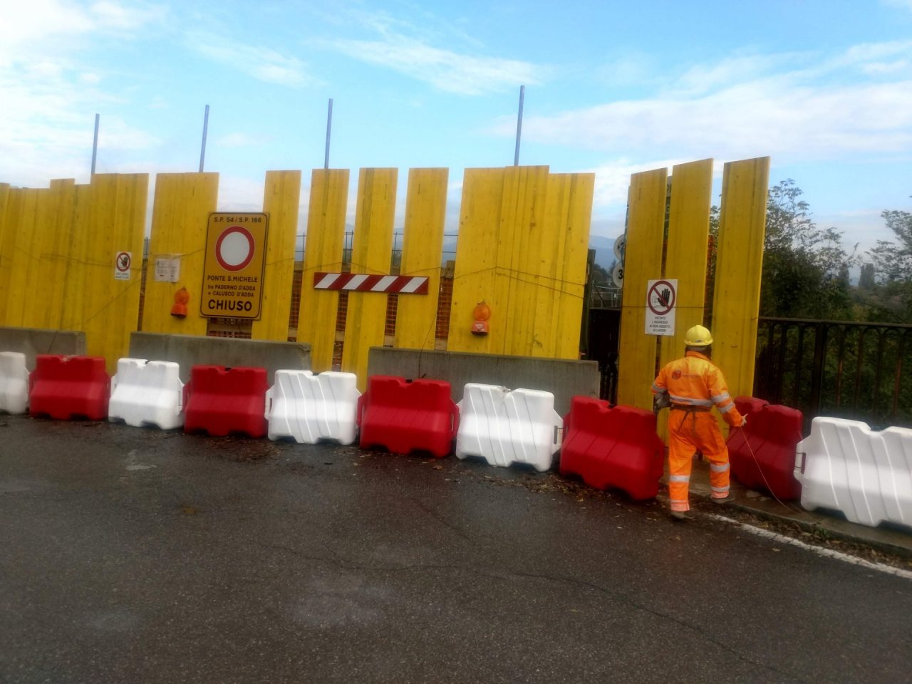 Ponte di Paderno: oggi i primi operai al lavoro – FOTO