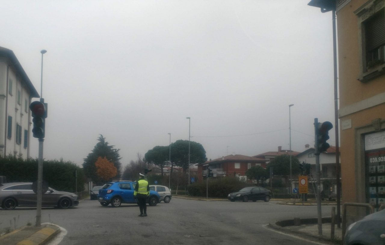 Semaforo in tilt a Robbiate