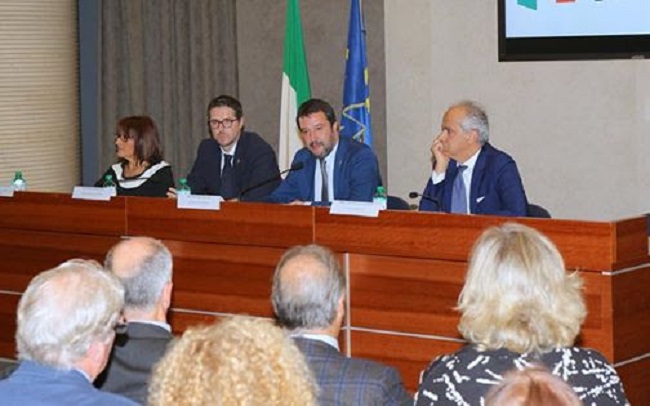 Approvato il decreto sicurezza in Senato. Ci spiega tutto Nicola Molteni VIDEO