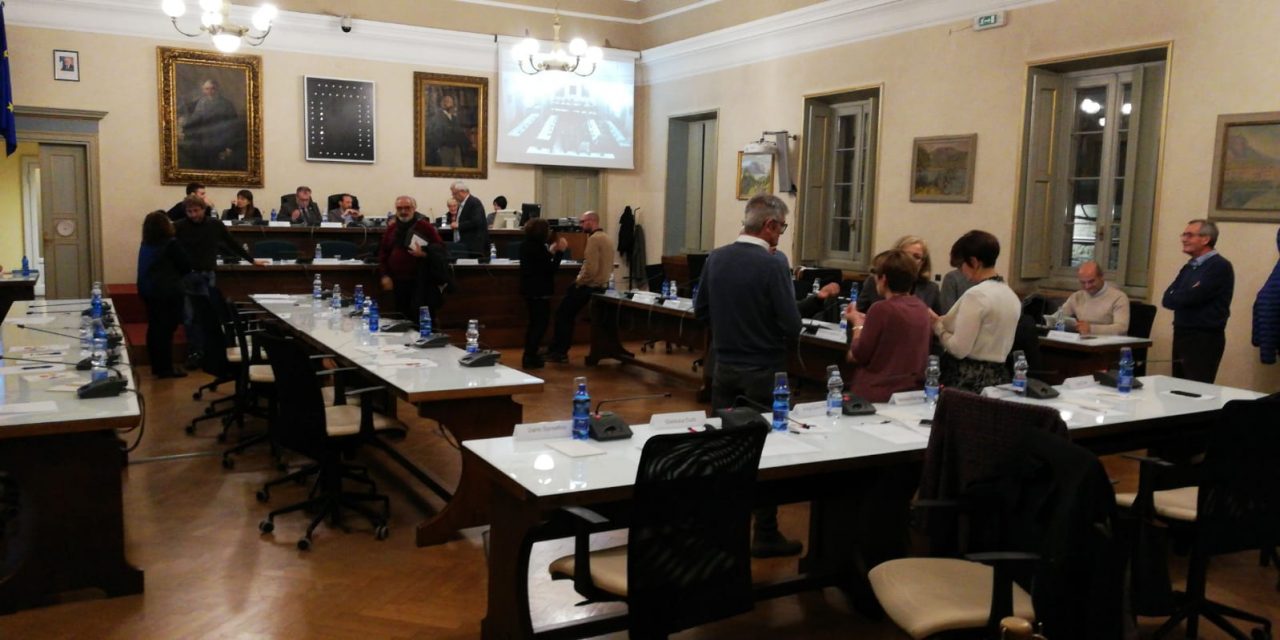Defezioni nel Pd, manca numero legale: salta il Consiglio comunale a Lecco