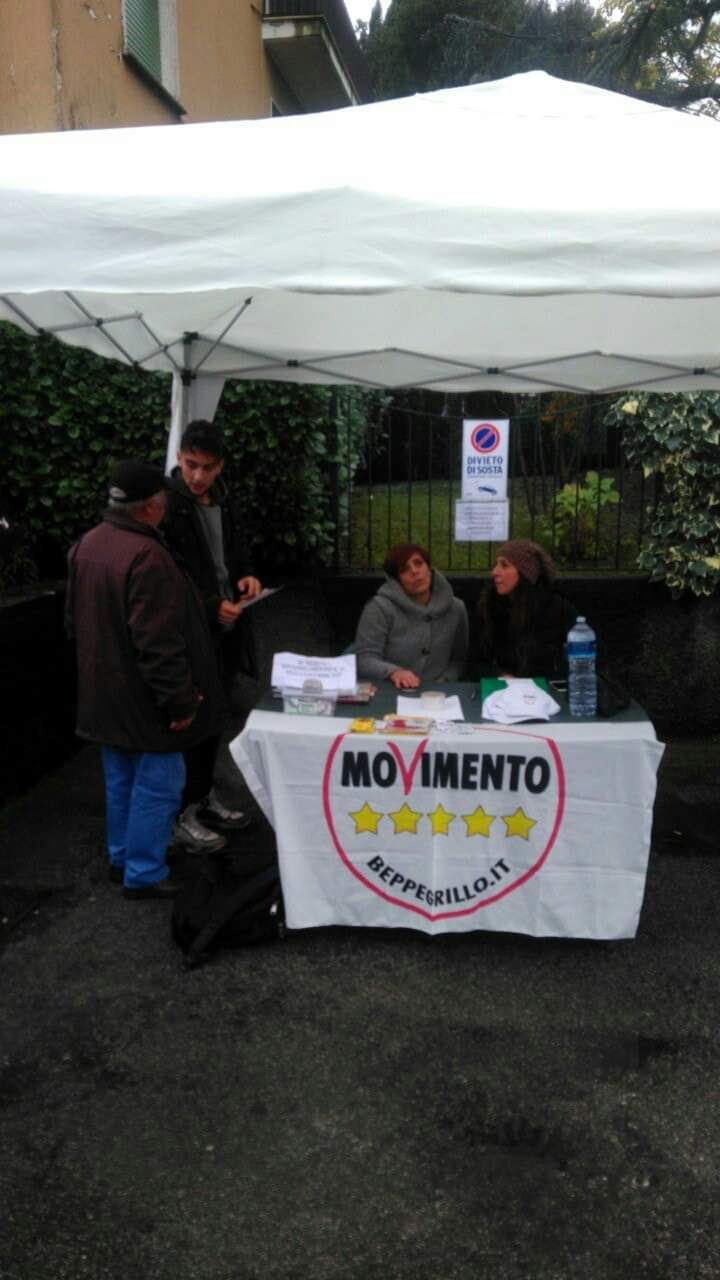 M5S un gazebo per parlare dei problemi di La Valletta Brianza