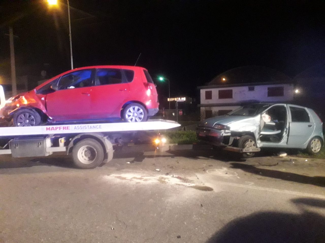 Grave incidente, un ferito trasportato in ospedale FOTO