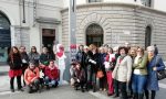 Lecco si veste di rosso contro la violenza sulle donne FOTO