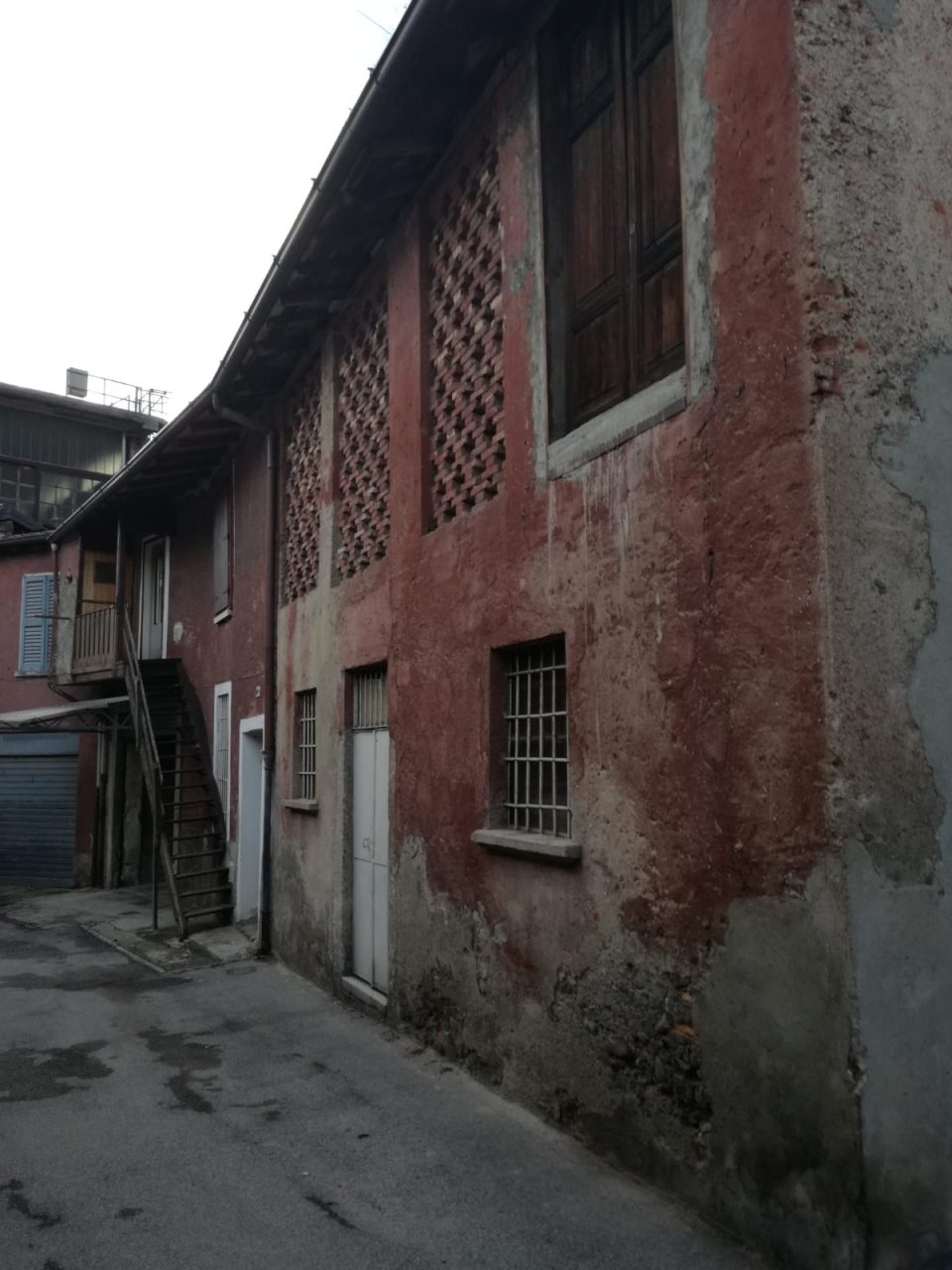 A Lecco Festival abusivo per gli anarchici