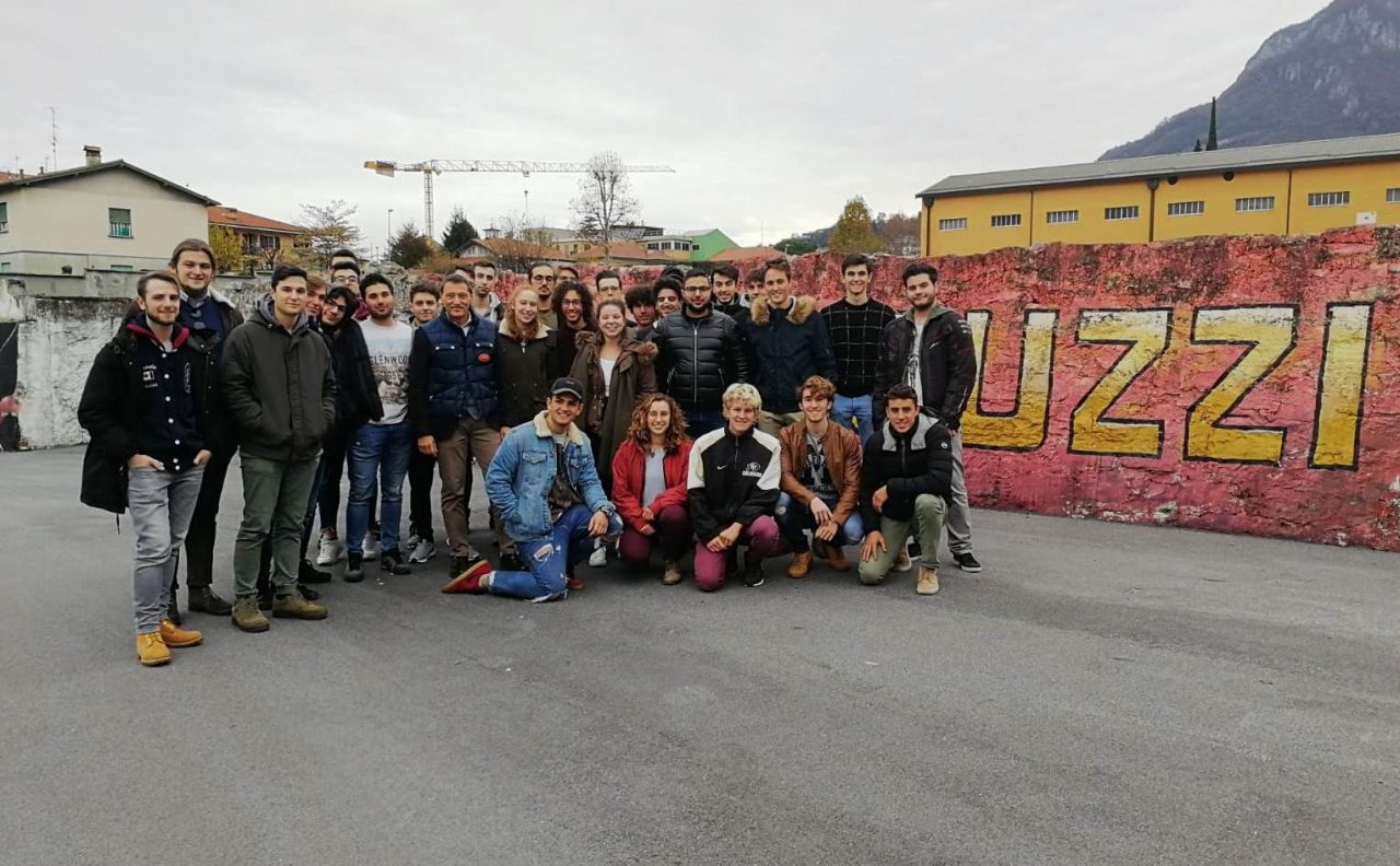 Studenti del Politecnico in visita alla Moto Guzzi