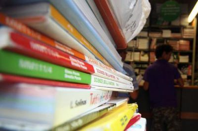Regala un libro alle persone anziane di Lecco
