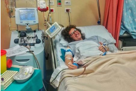 Eroi di tutti i giorni: 21enne dona il midollo osseo al padre e gli ridà la vita