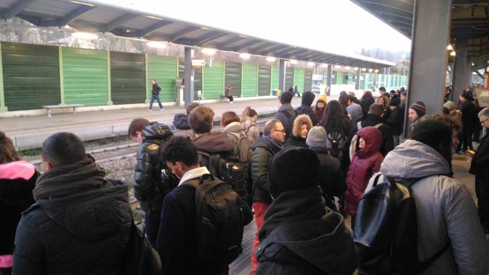 Ripresa la circolazione tra Colico e Lecco ma le linee sono completamente nel caos
