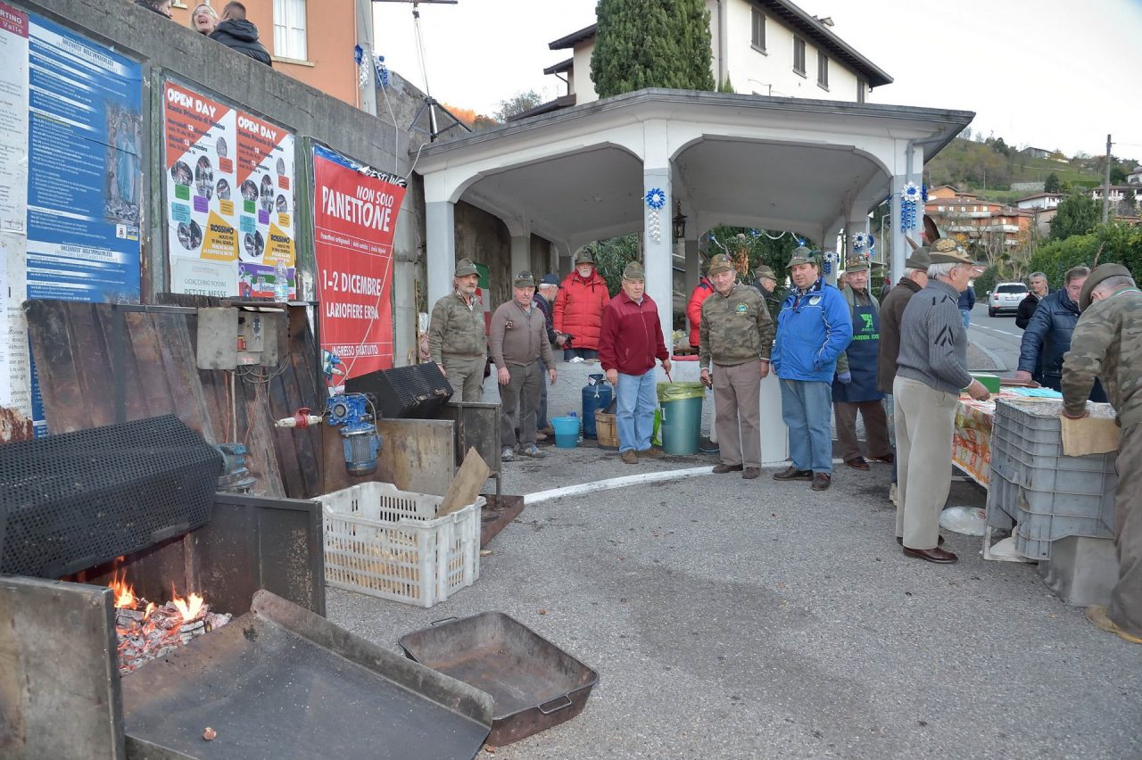 Calolzio: castagnata degli Alpini al santuario di Casale
