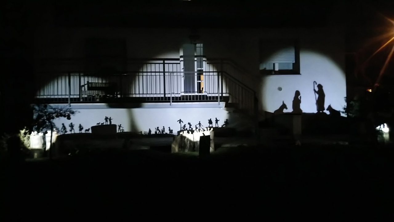 Luminarie natalizie nel Lecchese: che spettacolo tra ombre e videomapping