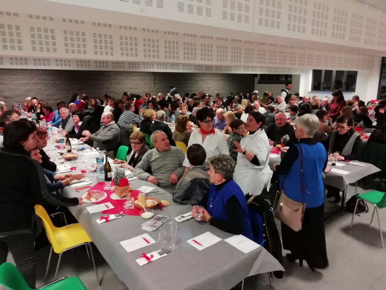 Carovana del sorriso: oltre 200 persone alla cena di Natale FOTO