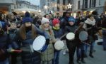 “Rebirthday”: si festeggia con i tamburi in piazza a Lecco VIDEO