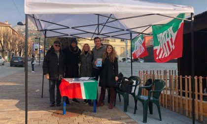 Forza Italia Lecco in piazza contro la manovra economica Gialloverde FOTO