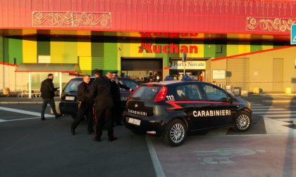 Valigia abbandonata, panico al centro commerciale FOTO e VIDEO