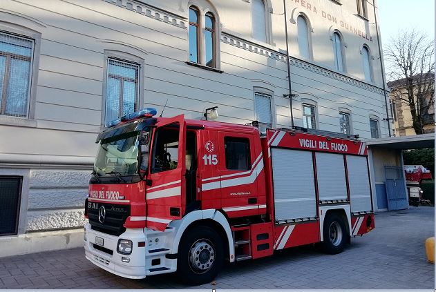 Allarme per un principio di incendio: evacuata temporaneamente la scuola FOTO