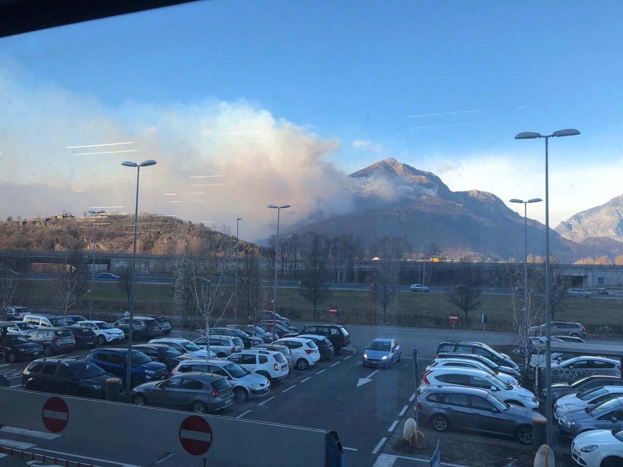 Allerta incendi: sul Lago e in Valchiavenna è codice rosso