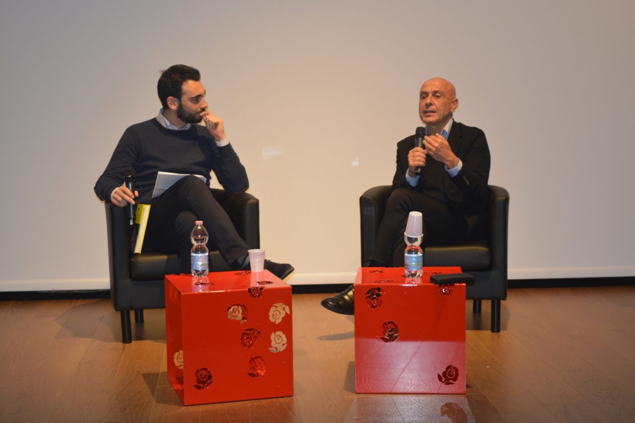 Pubblico delle grandi occasioni per l’ex ministro Minniti a Merate