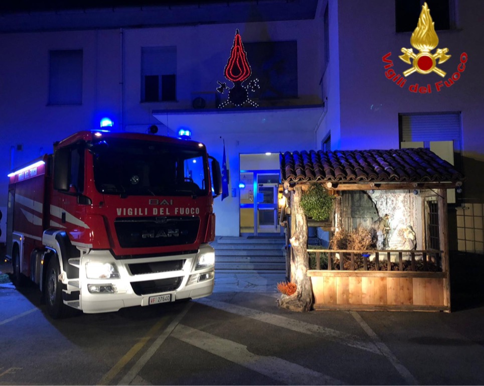 Auguri di buone feste dai Vigili del Fuoco di Lecco