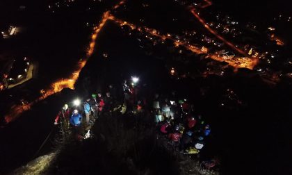 Il Cnsas chiude l'anno con la salita in notturna alla Rocca di Baiedo FOTO