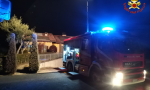 Incendio tetto all'alba, Vigili del fuoco al lavoro per ore FOTO