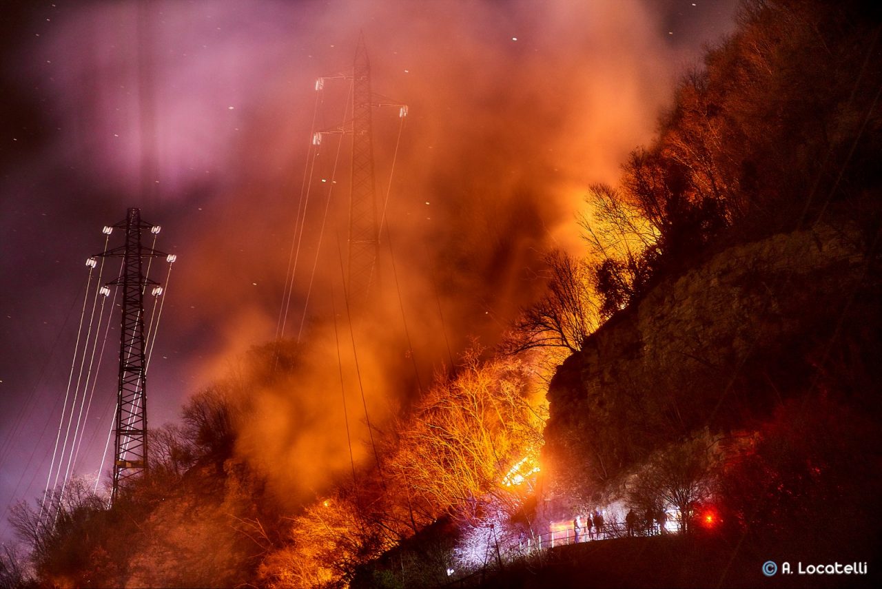 Capodanno di lavoro intenso per i Vigili del Fuoco VIDEO