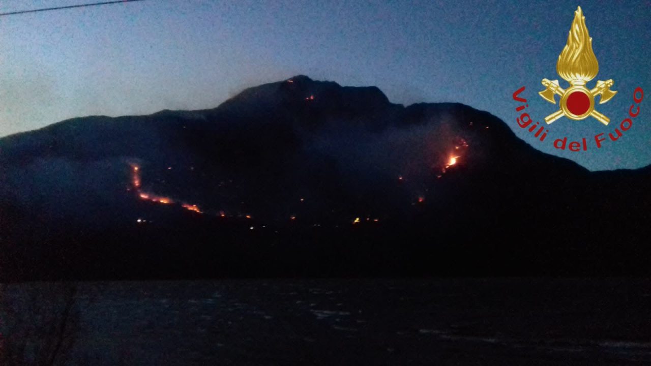 Rischio incendi boschivi codice arancione sul Lario