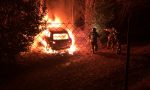 Auto in fiamme nei boschi vicino all'Osservatorio VIDEO