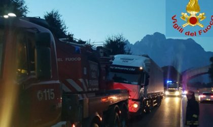 Camion incastrati e in panne: super lavoro per i Vigili del Fuoco FOTO