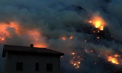 Incendio nei boschi sul lago: due denunciati. Stavano preparando cibo...